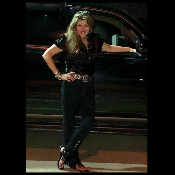 Meet your Posh Ambassador, Shannon G. Victoria, TX - Picture 6 of 8